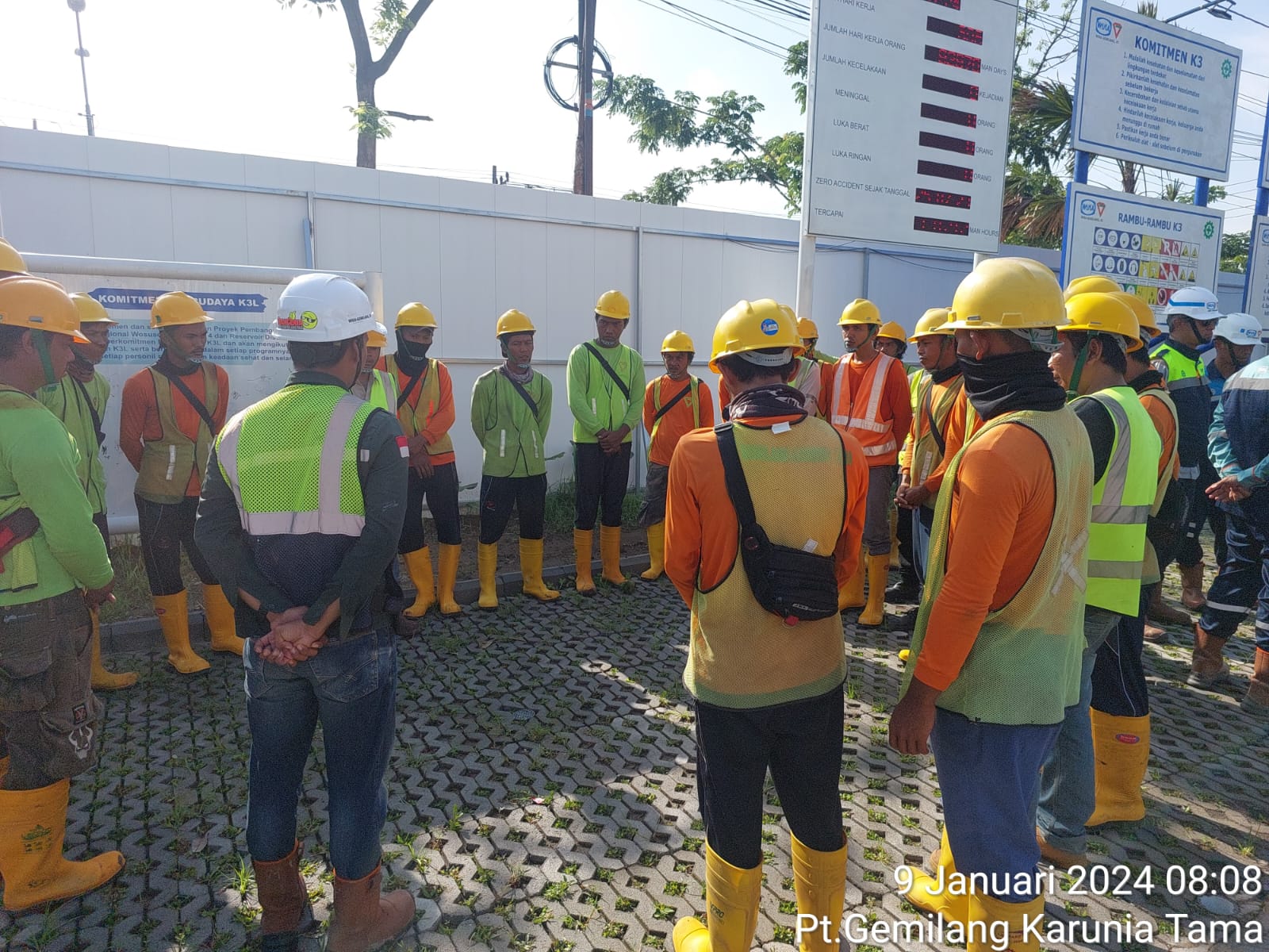 Pekerjaan HDD dan Open Cut Proyek SPAM Regional Wosusokas Tahap II photo 2
